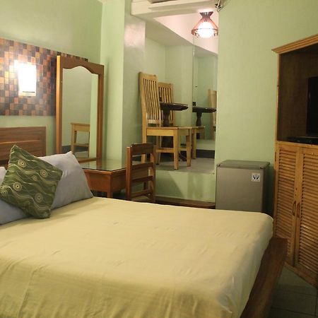 Saint Illian'S Inn Makati San Pedro Makati Eksteriør billede